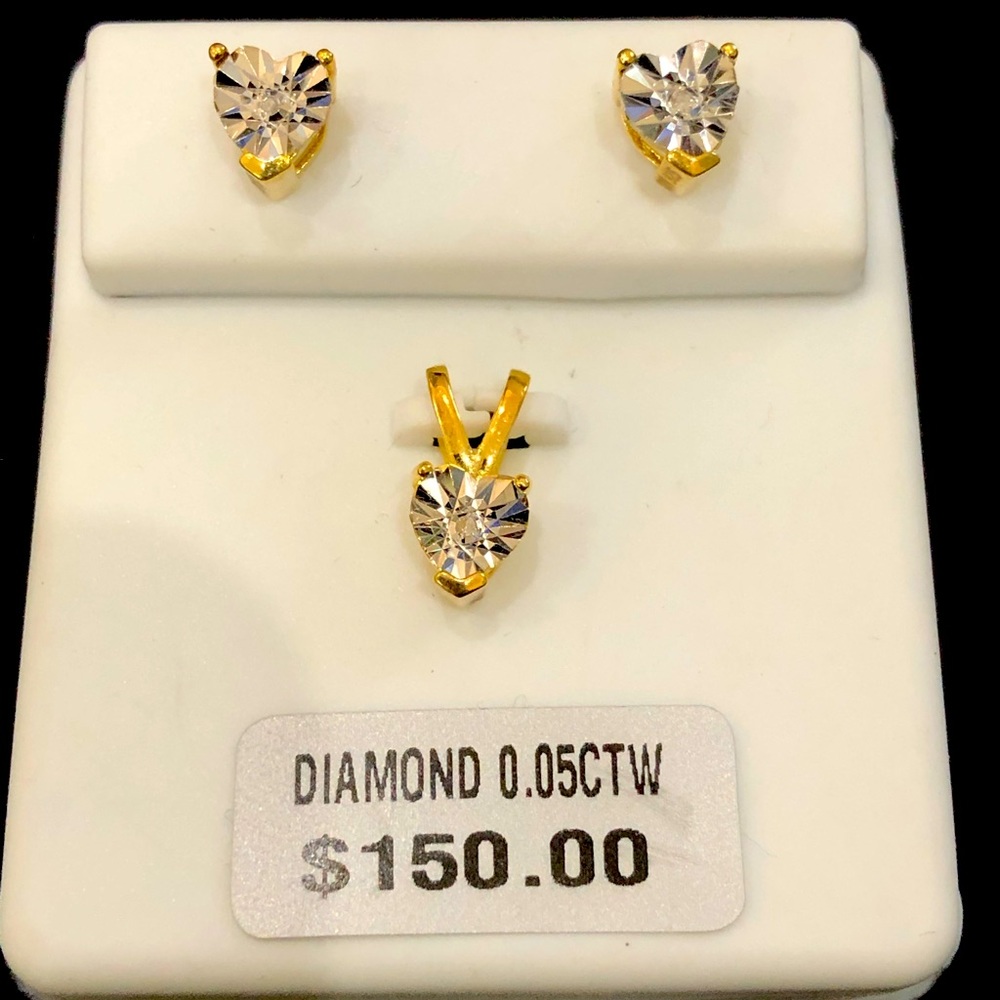 REAL DIAMOND EARRINGS & PENDANT ! BEAUTIFUL SET!!!